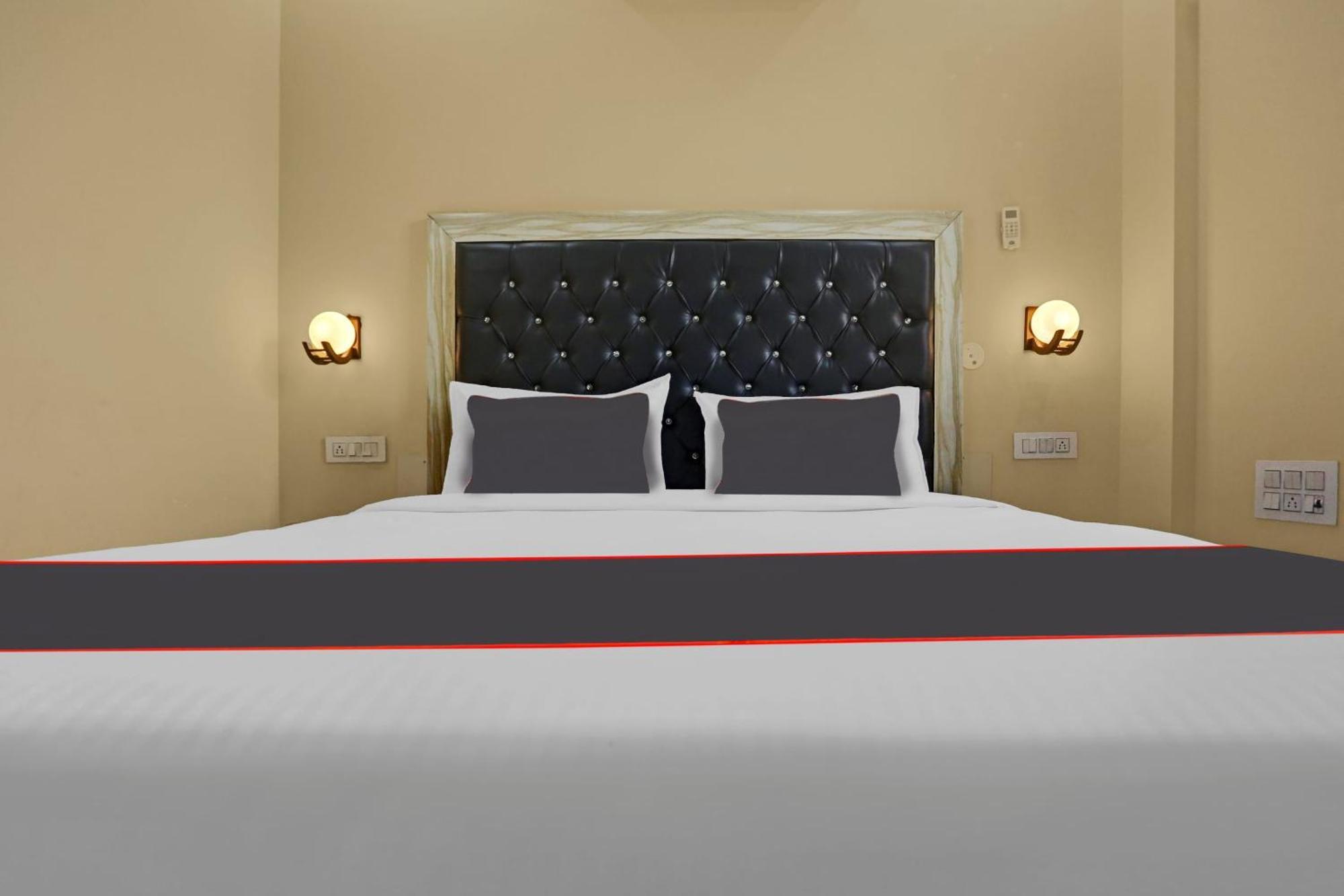 Hotel Collection O Metro View Ashok Vihar Near Shalimar Bagh Metro Station Nowe Delhi Zewnętrze zdjęcie