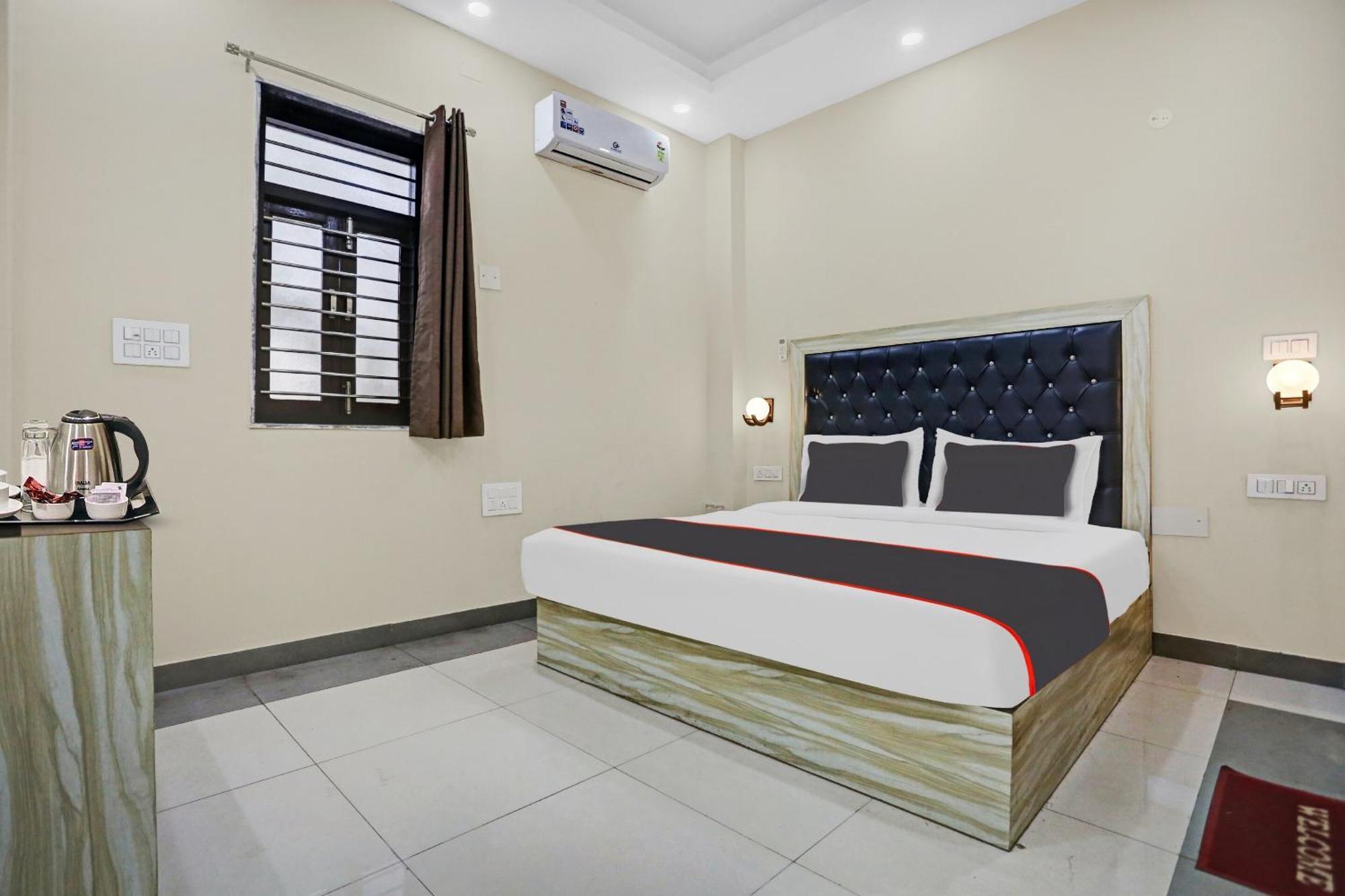 Hotel Collection O Metro View Ashok Vihar Near Shalimar Bagh Metro Station Nowe Delhi Zewnętrze zdjęcie