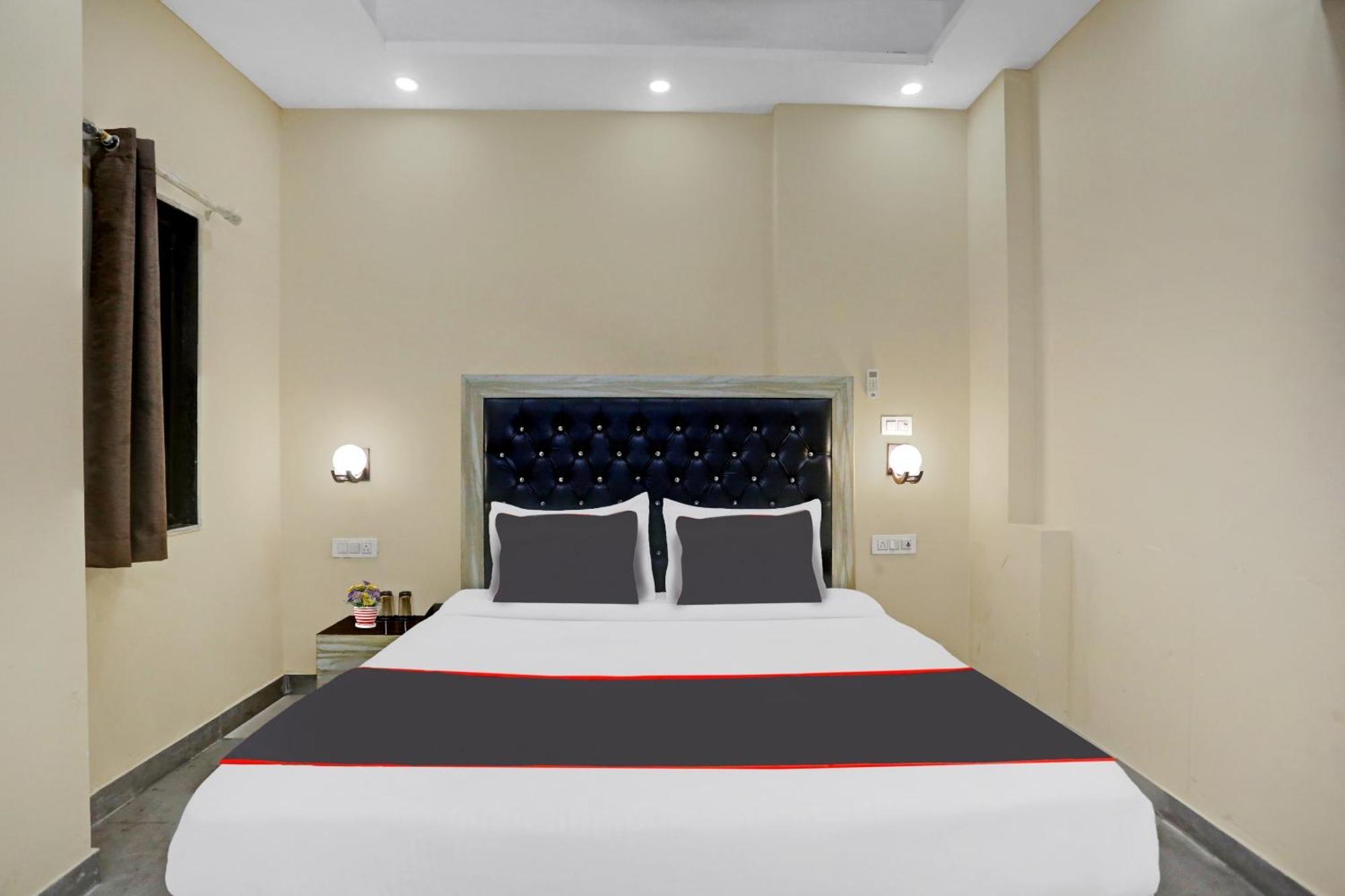 Hotel Collection O Metro View Ashok Vihar Near Shalimar Bagh Metro Station Nowe Delhi Zewnętrze zdjęcie